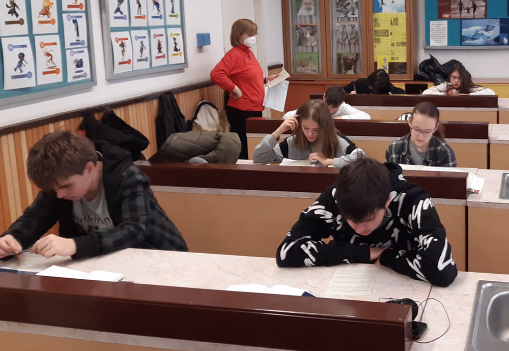 %_tempFileNameBolyai-2021.12.15.-8.b-11%